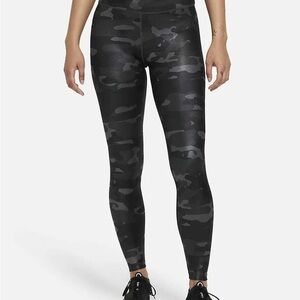 NIKE women training tights in Camo